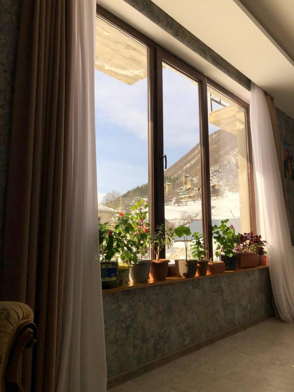 Ninama Hotel Mestia Bagian luar foto