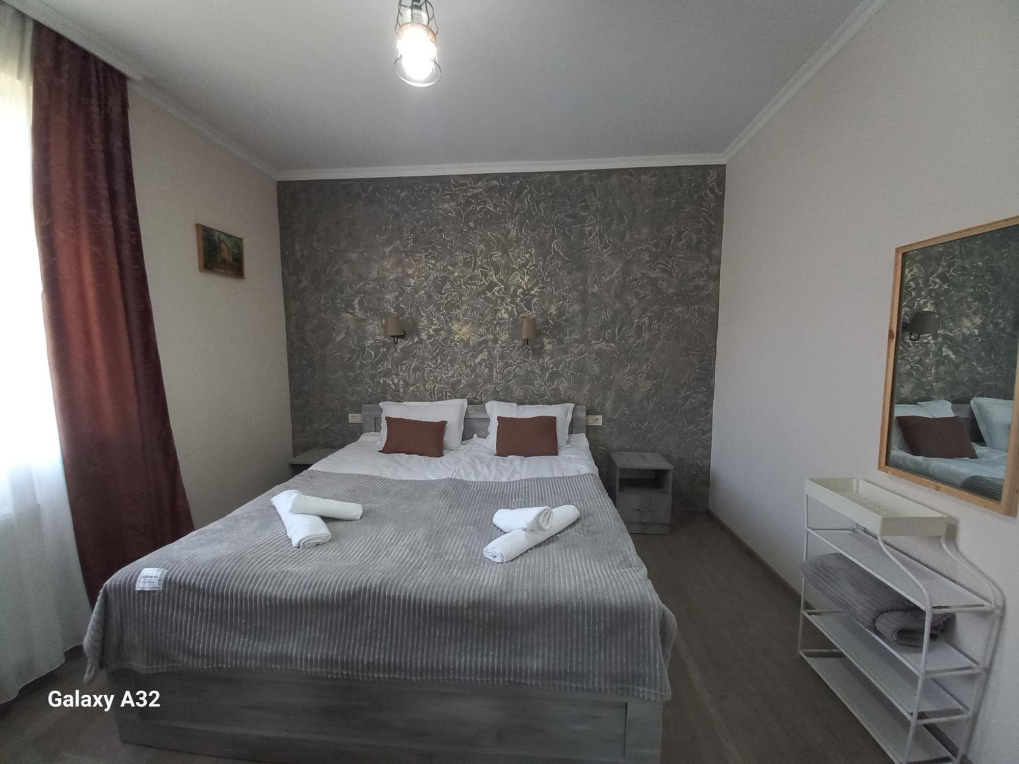 Ninama Hotel Mestia Ruang foto