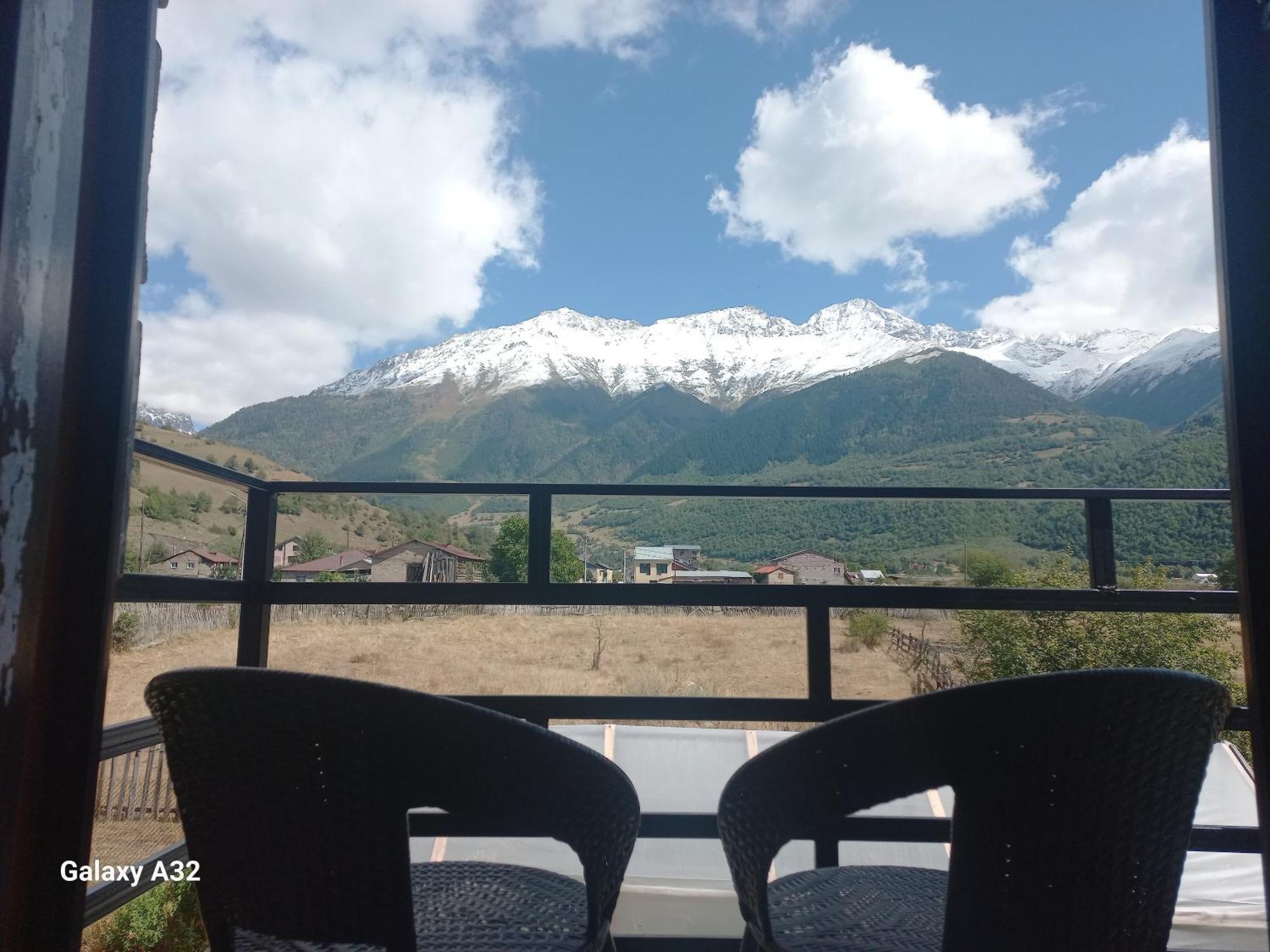 Ninama Hotel Mestia Bagian luar foto