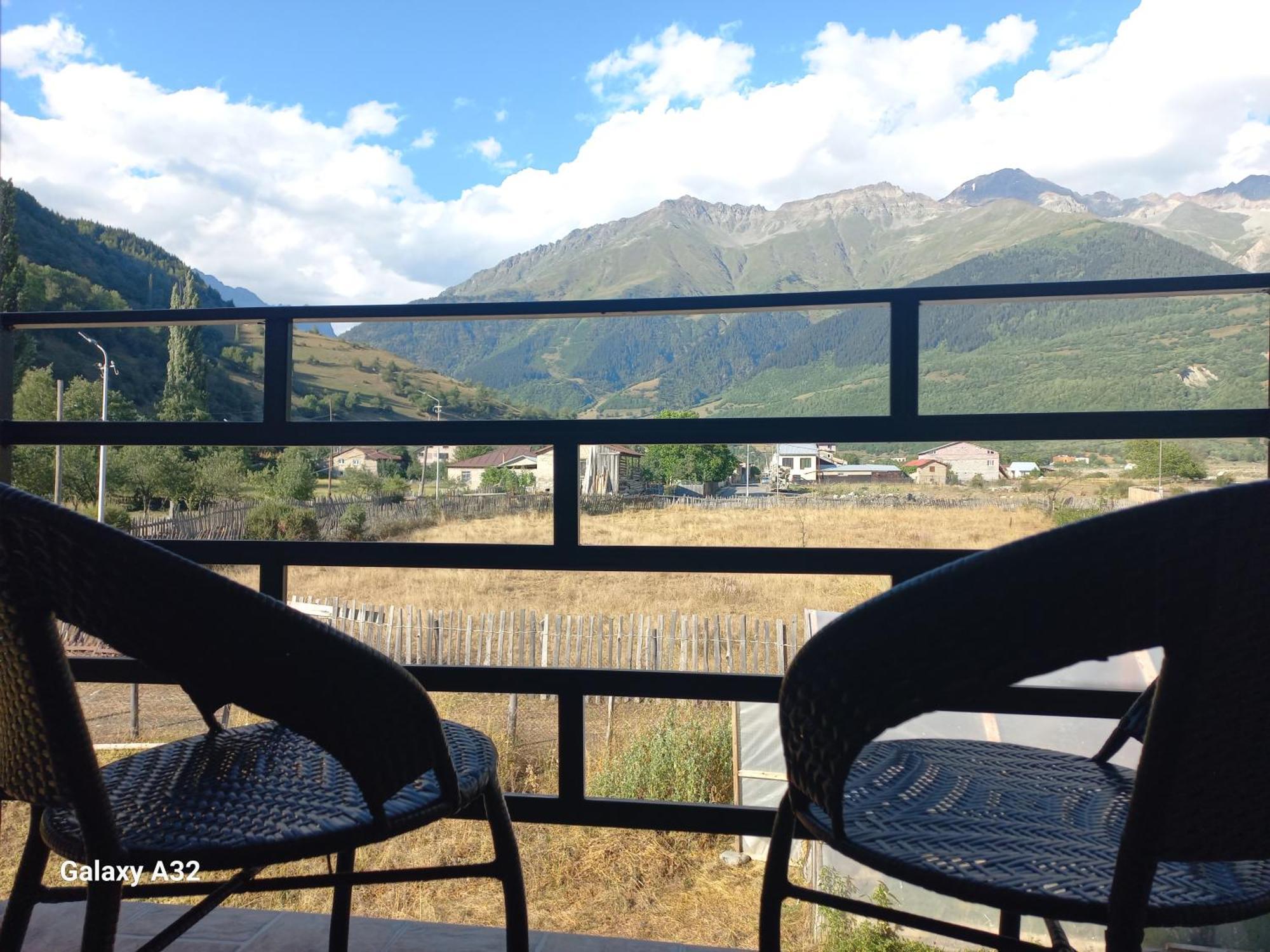 Ninama Hotel Mestia Bagian luar foto