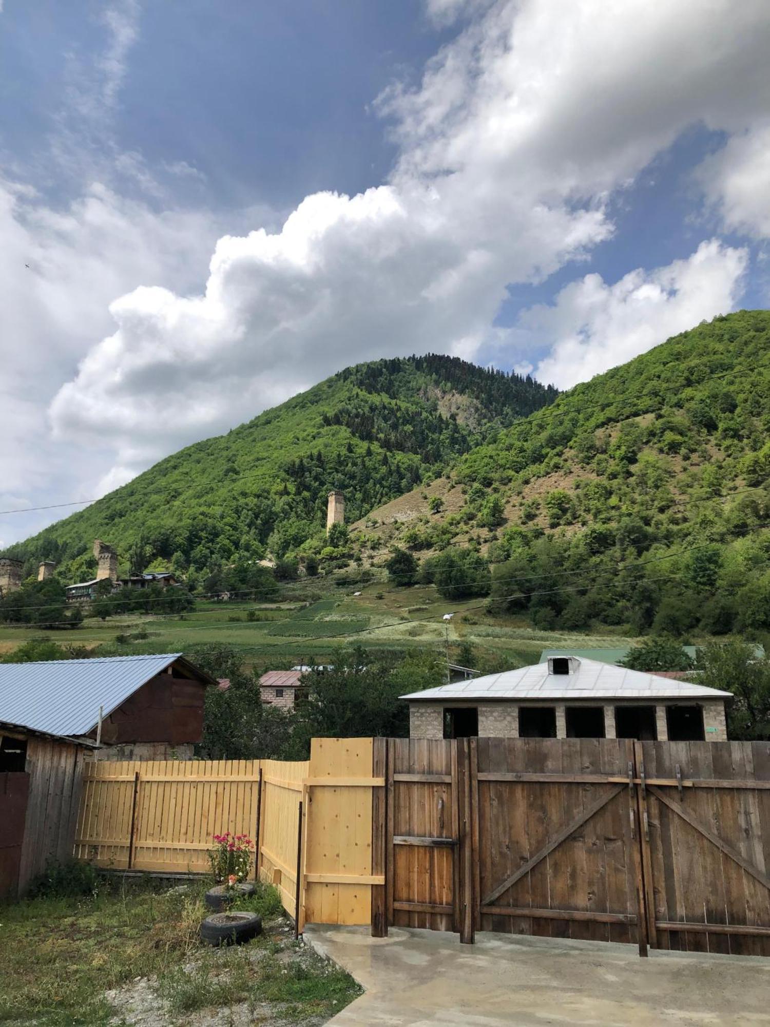 Ninama Hotel Mestia Bagian luar foto