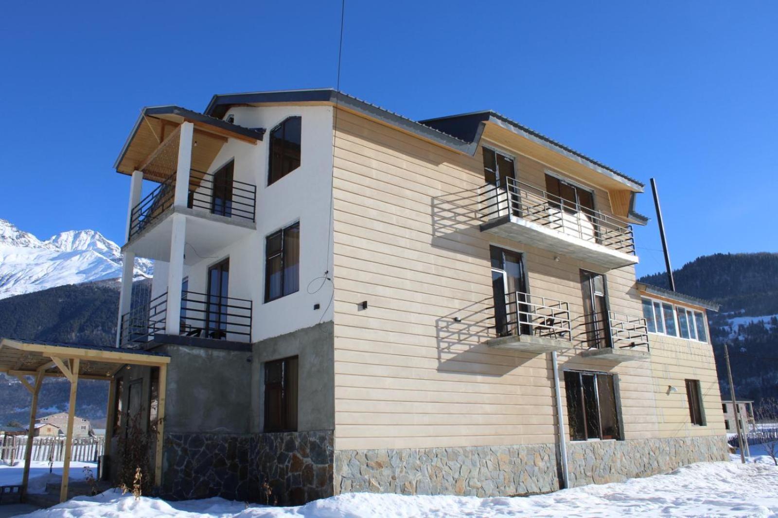 Ninama Hotel Mestia Bagian luar foto