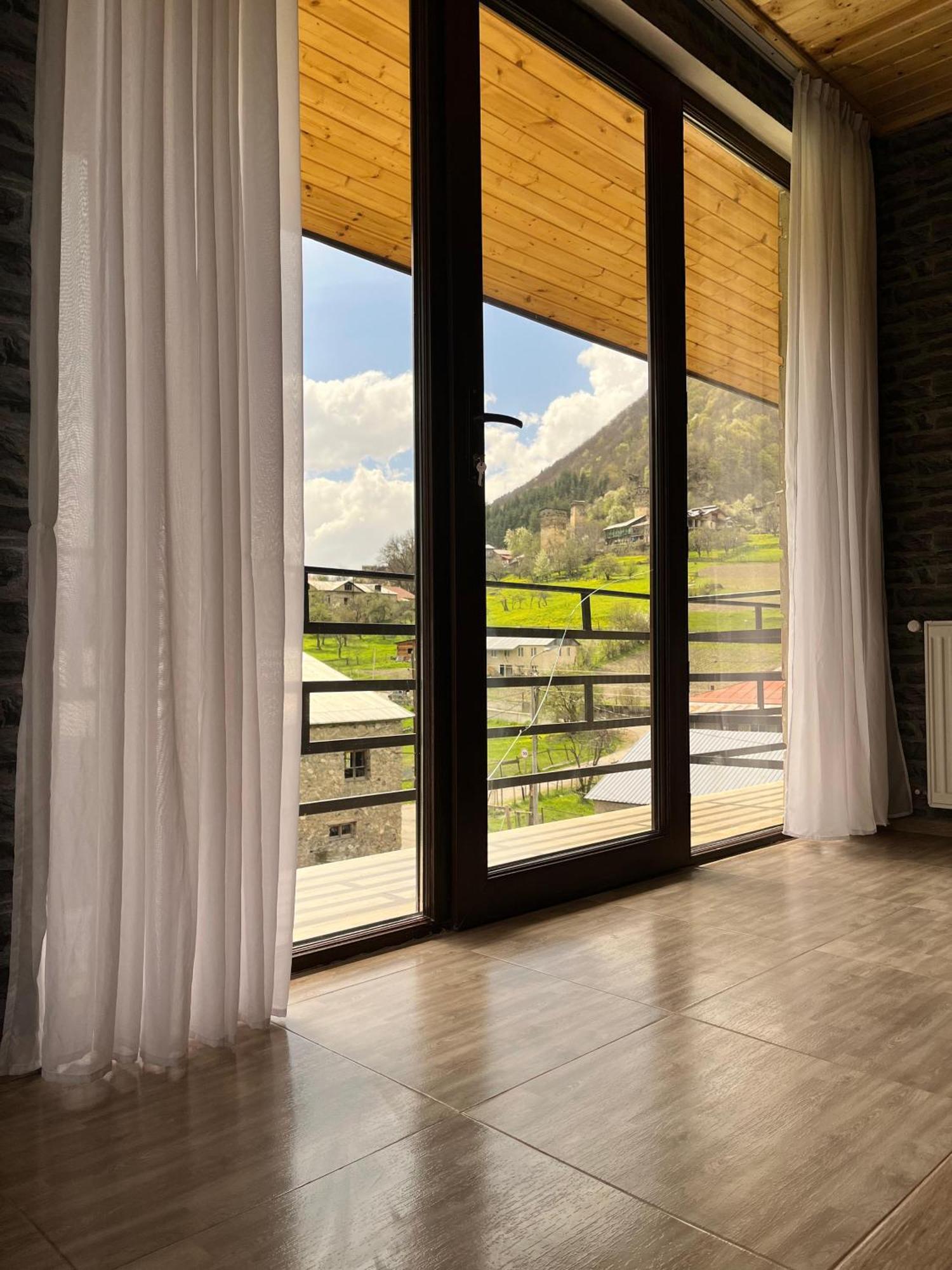 Ninama Hotel Mestia Bagian luar foto